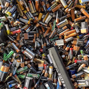 Chargeurs, piles & batteries